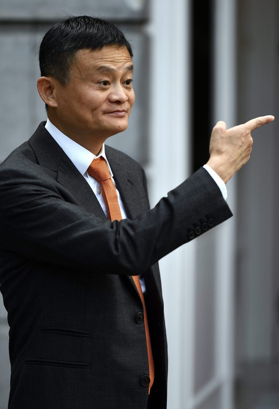 Jack Ma: “Nếu 35 tuổi mà vẫn nghèo, anh đáng bị như thế”